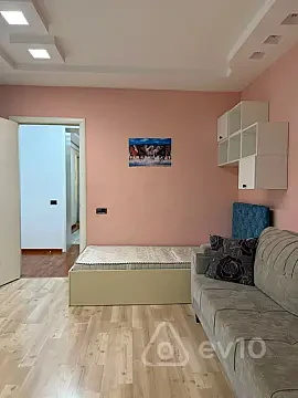 Kirayə verilir 4 otaqlı köhnə tikili 101 m² — Bakı, Səbail 4 otaq 101.00 m²