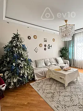 Satılır 4 otaqlı köhnə tikili 100 m² — Bakı, Nizami 4 otaq 100.00 m²