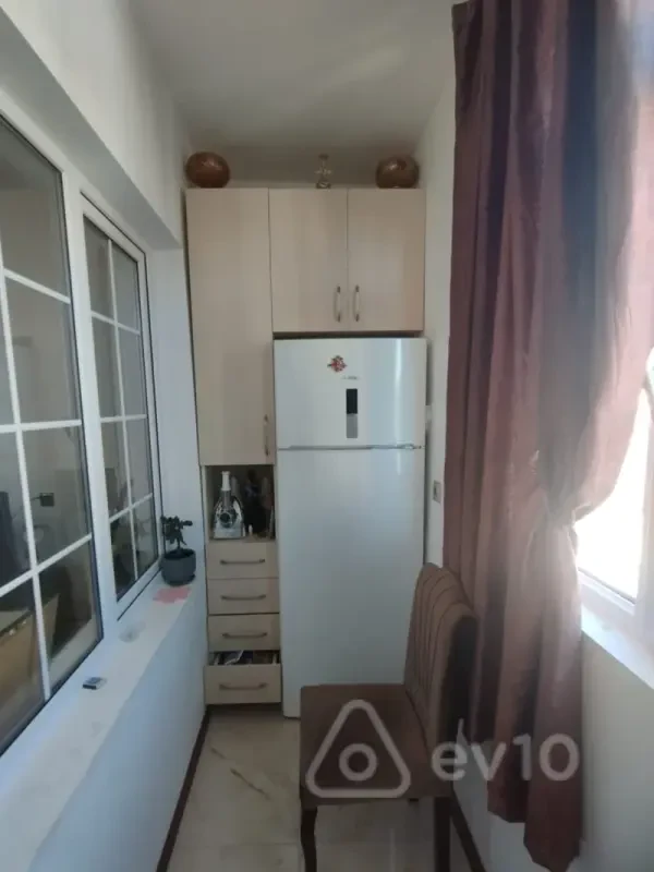 Satılır 2 otaqlı köhnə tikili 45 m²