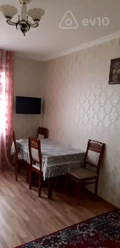 Kirayə verilir 2 otaqlı köhnə tikili 33 m²