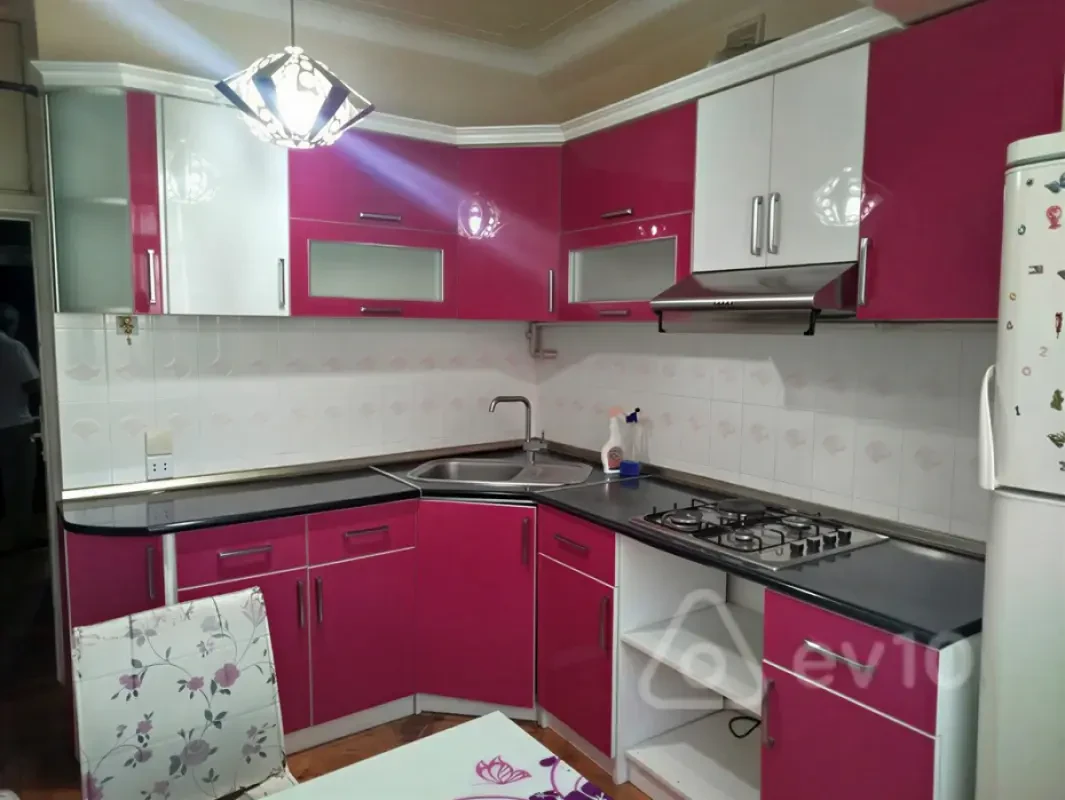 Kirayə verilir 3 otaqlı köhnə tikili 75 m²