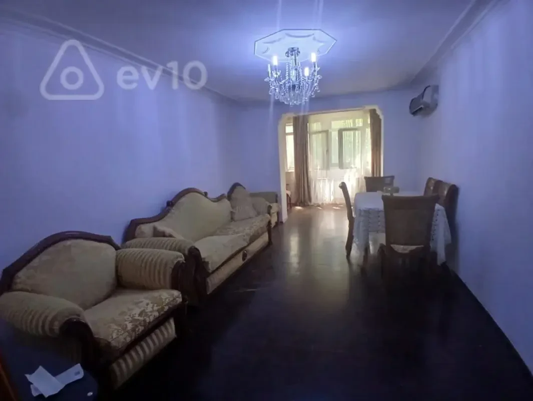 Kirayə verilir 3 otaqlı köhnə tikili 70 m²