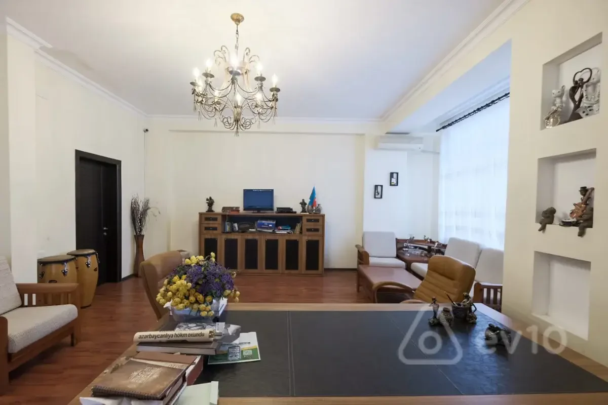 Satılır mənzil 200 m²