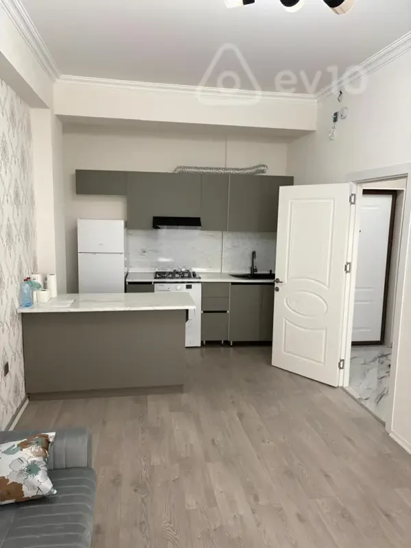 Kirayə verilir 2 otaqlı yeni tikili 65 m²