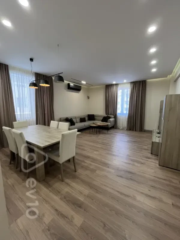 Kirayə verilir 4 otaqlı yeni tikili 185 m²
