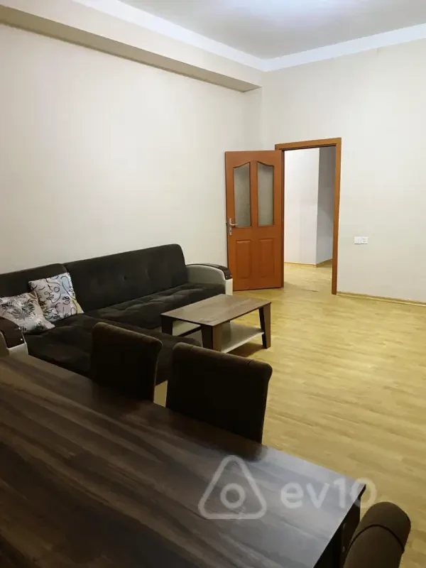 Kirayə verilir 2 otaqlı yeni tikili 80 m²