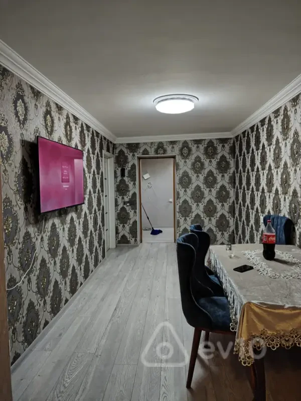 Kirayə verilir 3 otaqlı köhnə tikili 65 m²