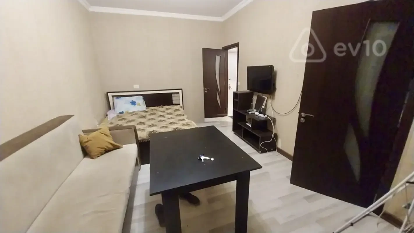 Kirayə verilir 2 otaqlı köhnə tikili 38 m²