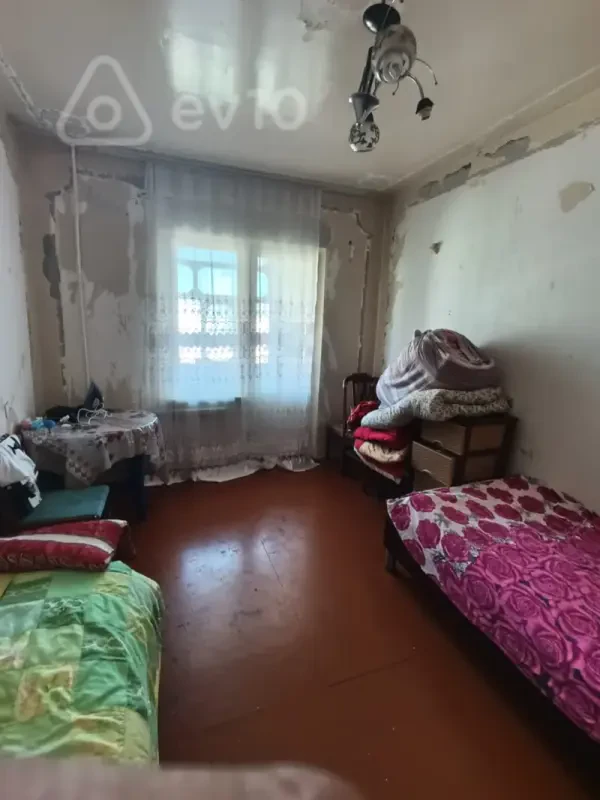 Satılır 2 otaqlı köhnə tikili 65 m²