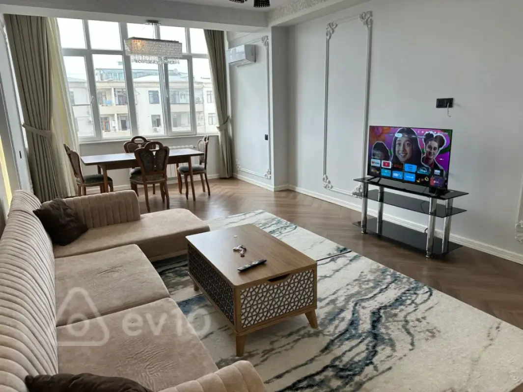 Kirayə verilir 3 otaqlı yeni tikili 120 m²