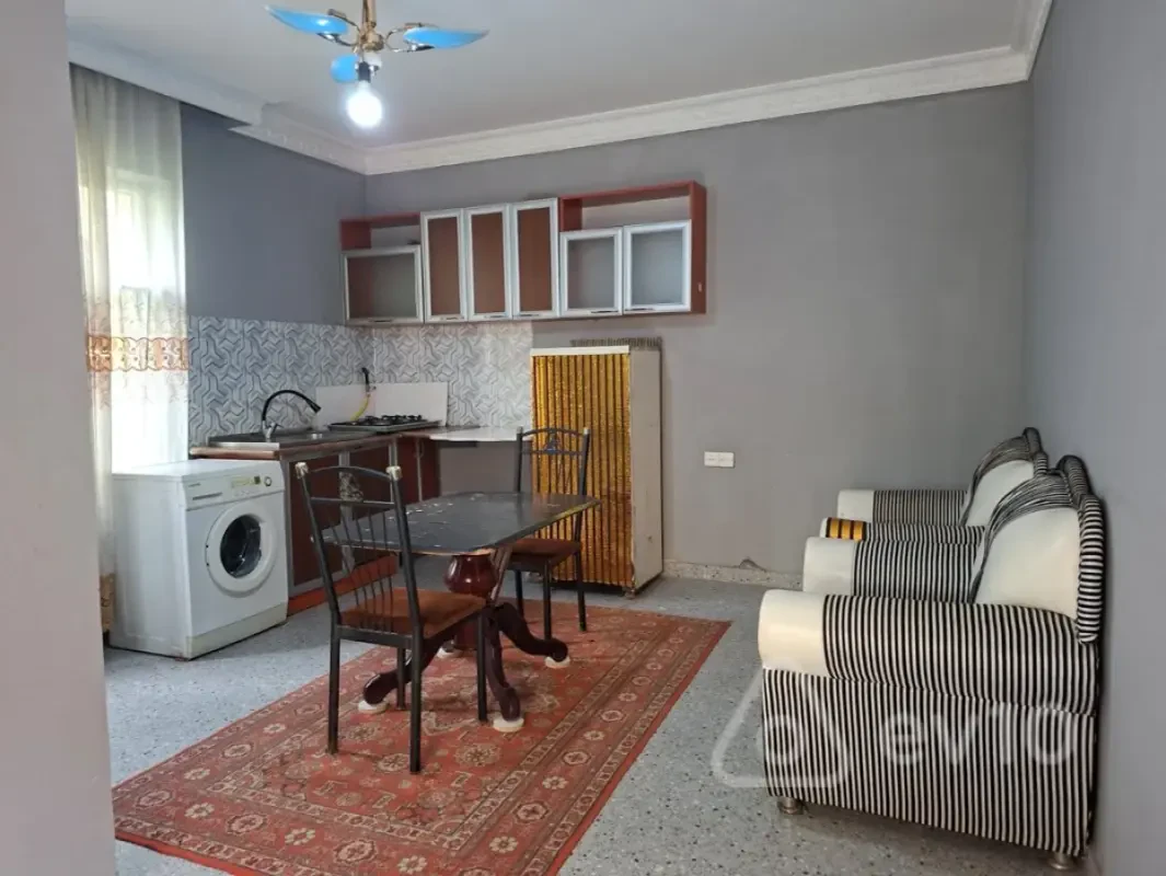 Kirayə verilir 1 otaqlı həyət evi 60 m²