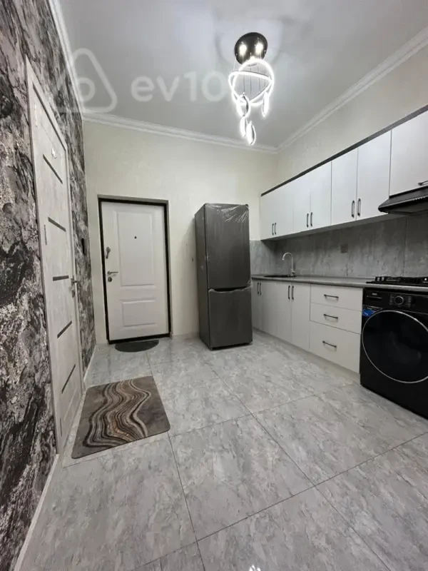 Satılır 3 otaqlı yeni tikili 70 m²
