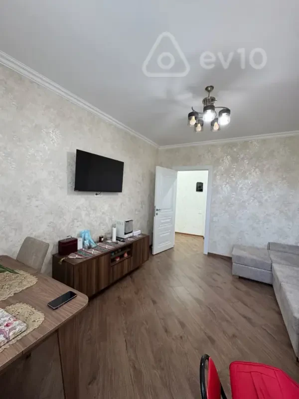 Kirayə verilir 2 otaqlı köhnə tikili 60 m²