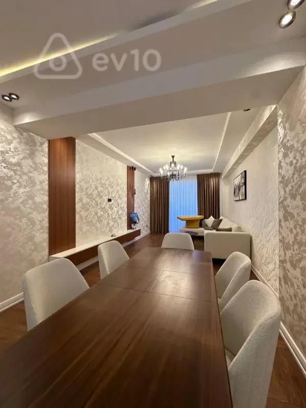 Kirayə verilir 3 otaqlı yeni tikili 140 m²