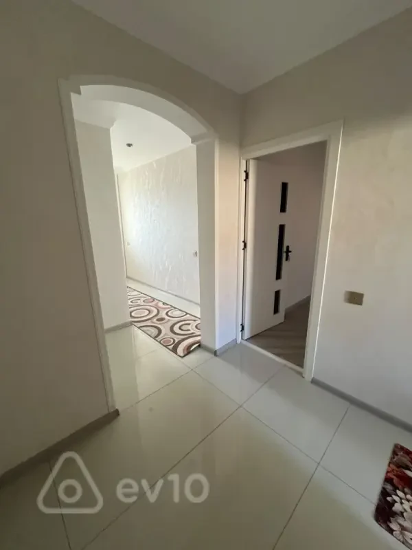 Satılır 2 otaqlı köhnə tikili 70 m²