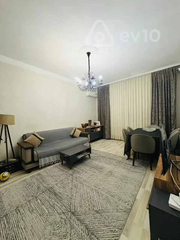 Satılır 3 otaqlı köhnə tikili 70 m²