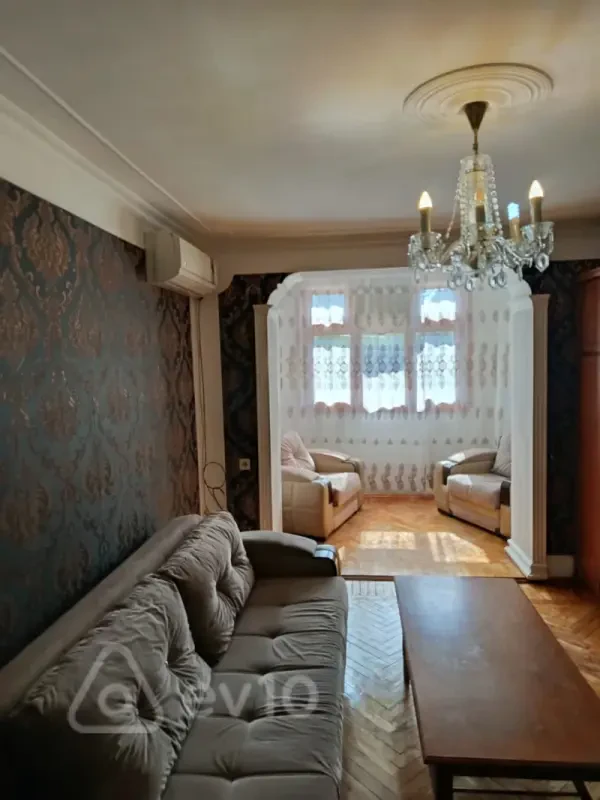 Kirayə verilir 3 otaqlı köhnə tikili 60 m²