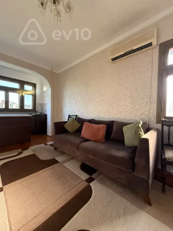 Kirayə verilir 2 otaqlı köhnə tikili 55 m²