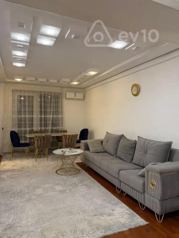 Kirayə verilir 4 otaqlı köhnə tikili 100 m²