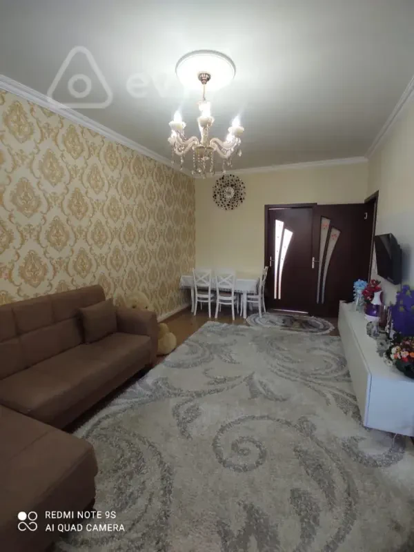 Kirayə verilir 2 otaqlı köhnə tikili 55 m²