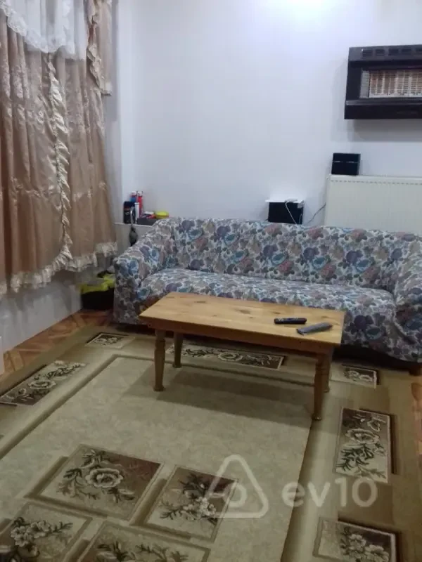 Kirayə verilir 2 otaqlı həyət evi 50 m²