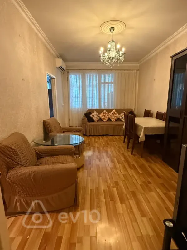 Kirayə verilir 2 otaqlı köhnə tikili 46 m²