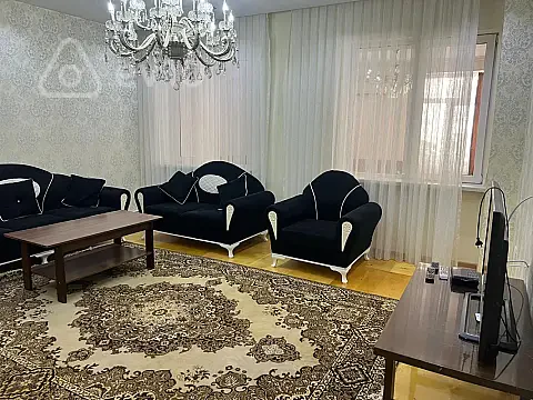 Kirayə verilir 5 otaqlı köhnə tikili 130 m² — Bakı, Nərimanov 5 otaq 130.00 m²