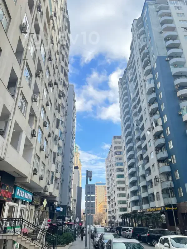 Satılır 3 otaqlı yeni tikili 135 m²
