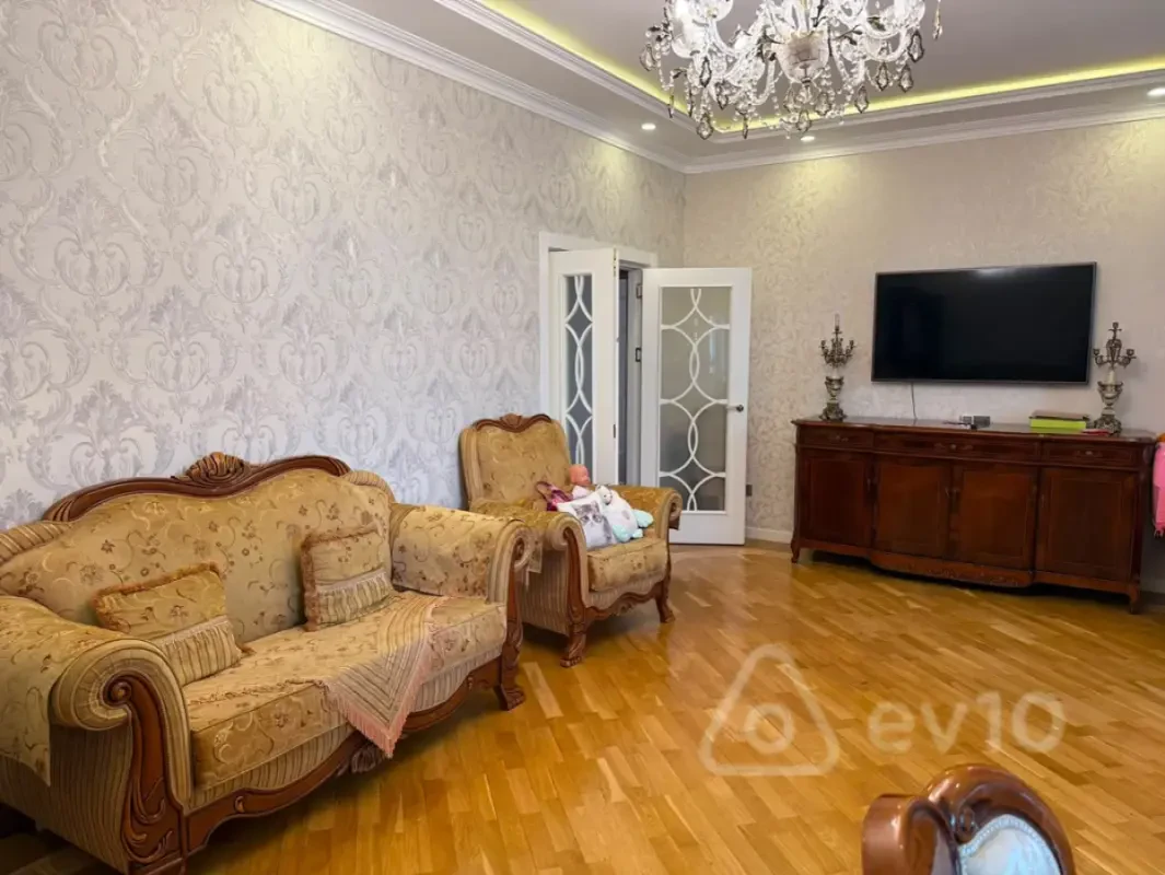 Satılır 3 otaqlı yeni tikili 110 m²