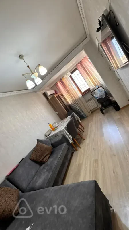 Kirayə verilir 3 otaqlı köhnə tikili 75 m²