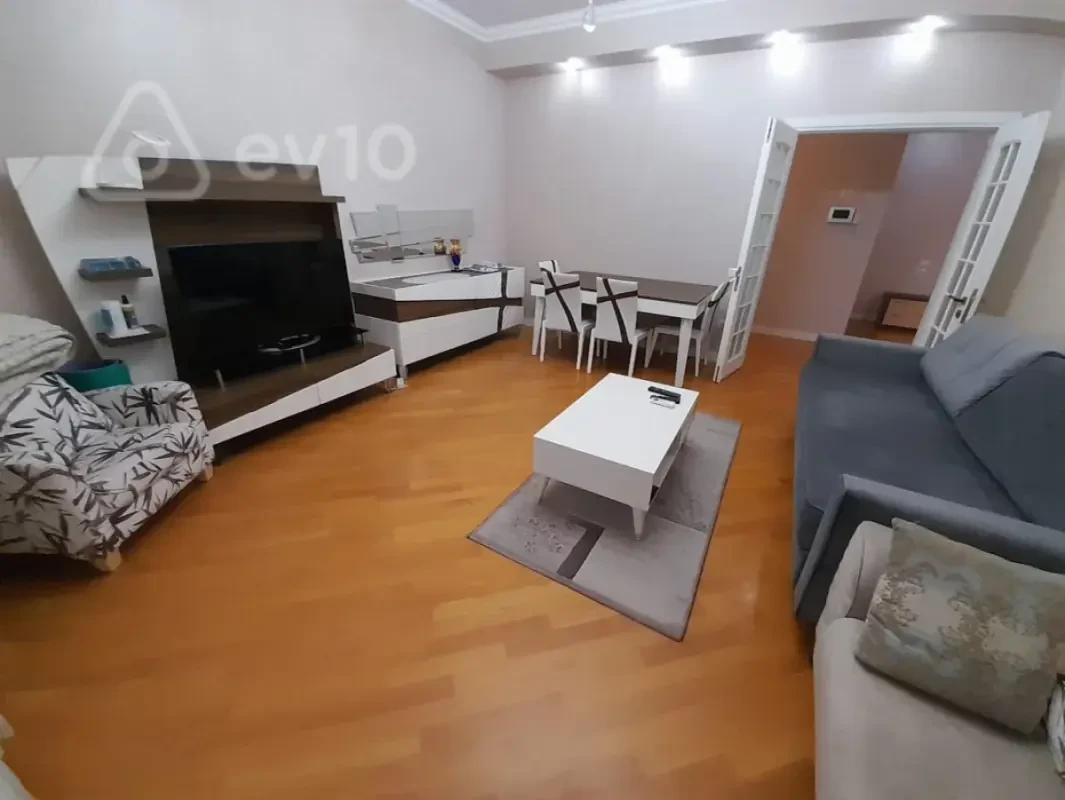 Kirayə verilir 3 otaqlı yeni tikili 137 m²