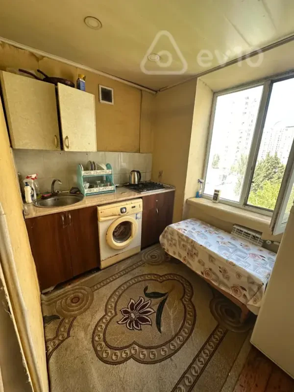 Kirayə verilir 3 otaqlı köhnə tikili 76 m²