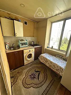 Kirayə verilir 3 otaqlı köhnə tikili 76 m² — Bakı, Yasamal 3 otaq 76.00 m²