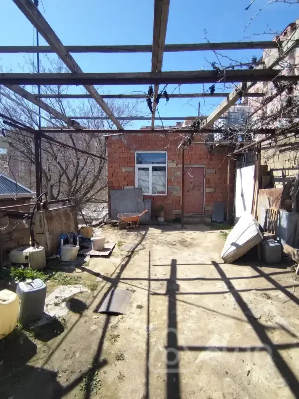 Satılır 7 otaqlı həyət evi 280 m²