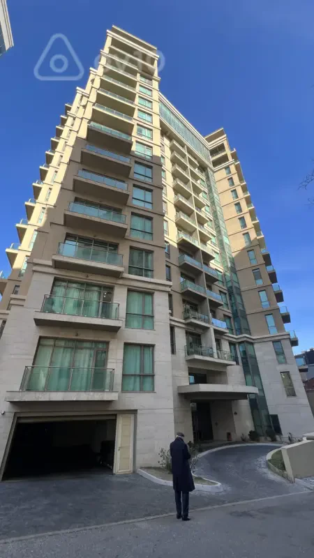 Kirayə verilir 4 otaqlı yeni tikili 170 m²