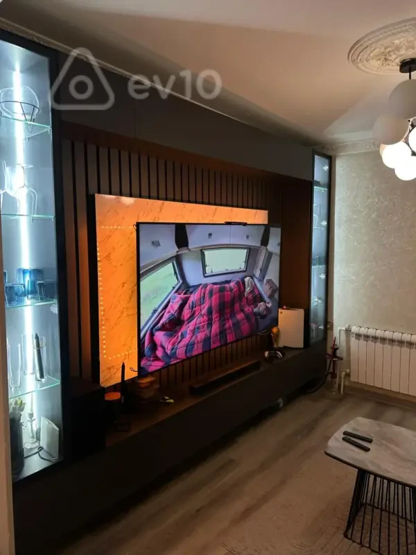 Satılır 3 otaqlı köhnə tikili 83 m²