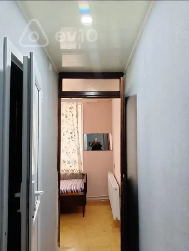 Kirayə verilir 3 otaqlı köhnə tikili 50 m²