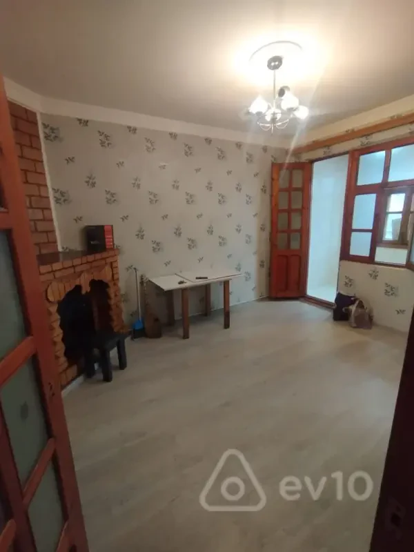 Satılır 3 otaqlı köhnə tikili 55 m²
