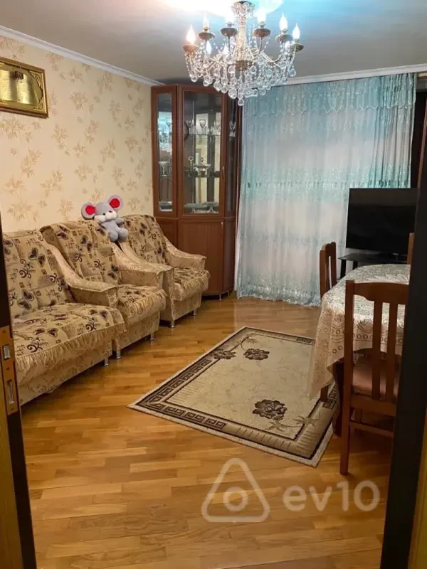 Kirayə verilir 3 otaqlı köhnə tikili 50 m²