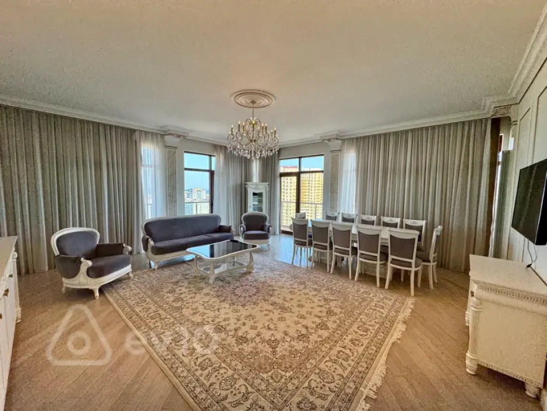 Kirayə verilir 4 otaqlı yeni tikili 220 m²