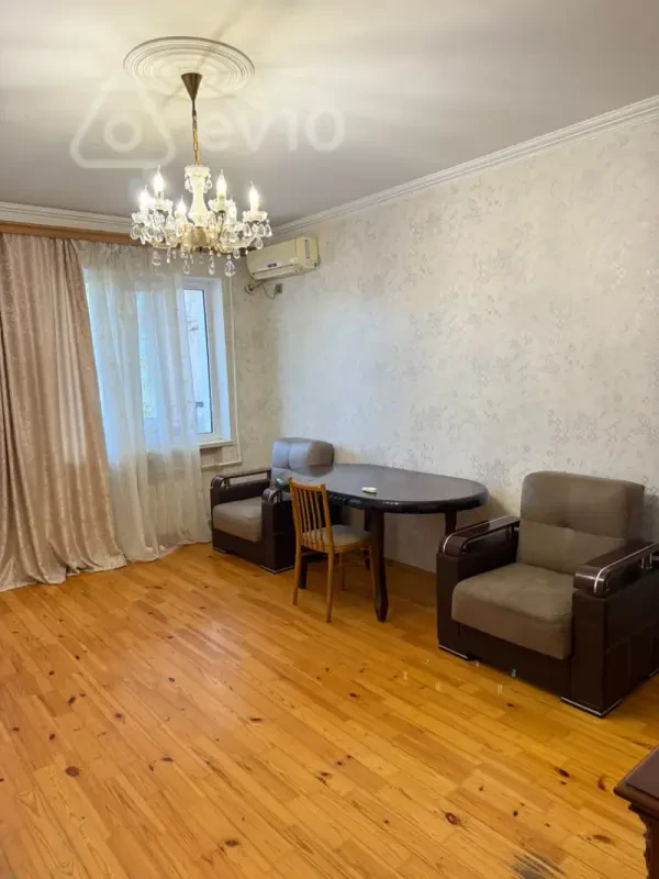 Kirayə verilir 2 otaqlı köhnə tikili 70 m²
