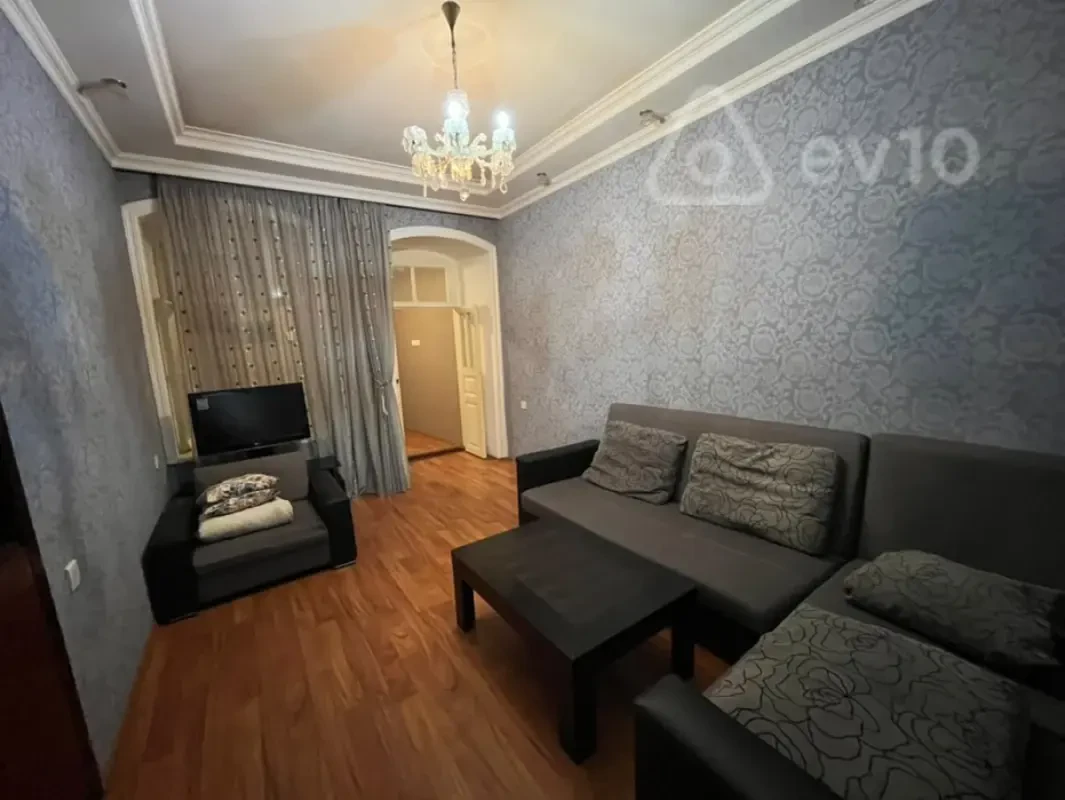 Kirayə verilir 2 otaqlı köhnə tikili 55 m²