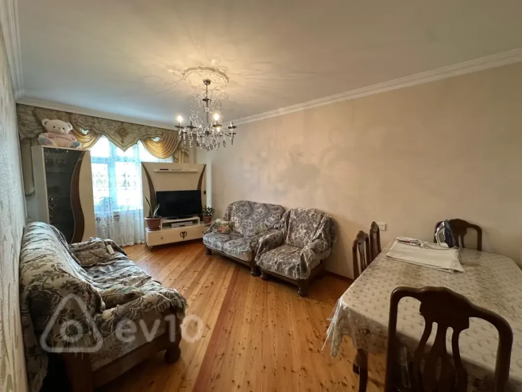 Satılır 3 otaqlı köhnə tikili 85 m²