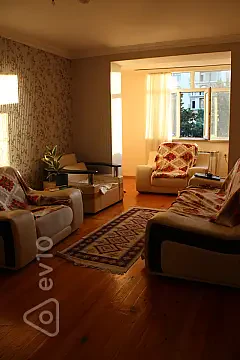 Kirayə verilir 3 otaqlı köhnə tikili 100 m² — Bakı, Yasamal 3 otaq 100.00 m²