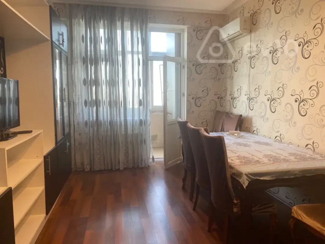 Kirayə verilir 2 otaqlı yeni tikili 64 m²