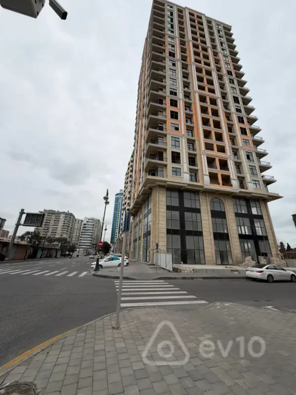 Satılır 3 otaqlı yeni tikili 122 m²