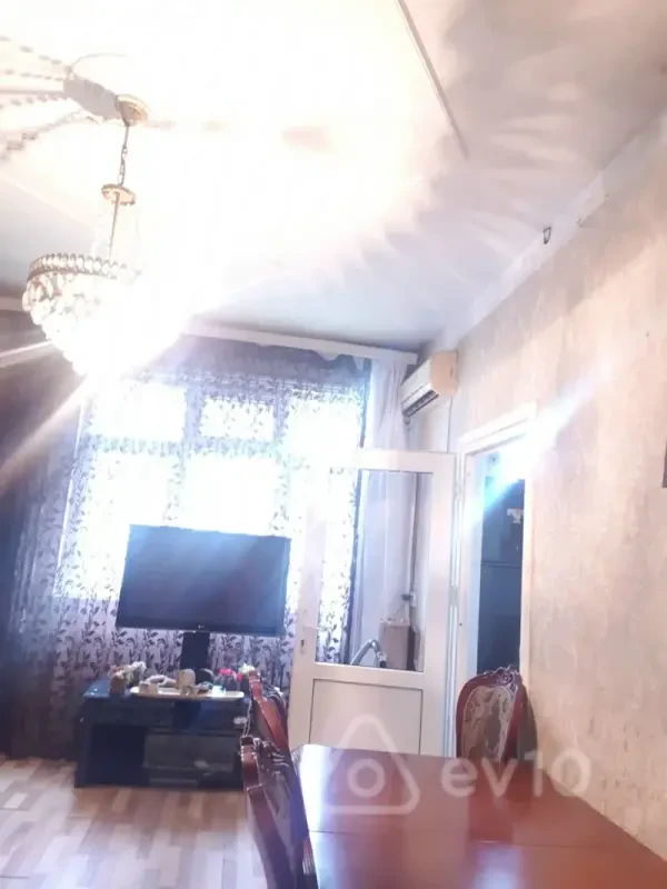 Satılır 1 otaqlı köhnə tikili 35 m²