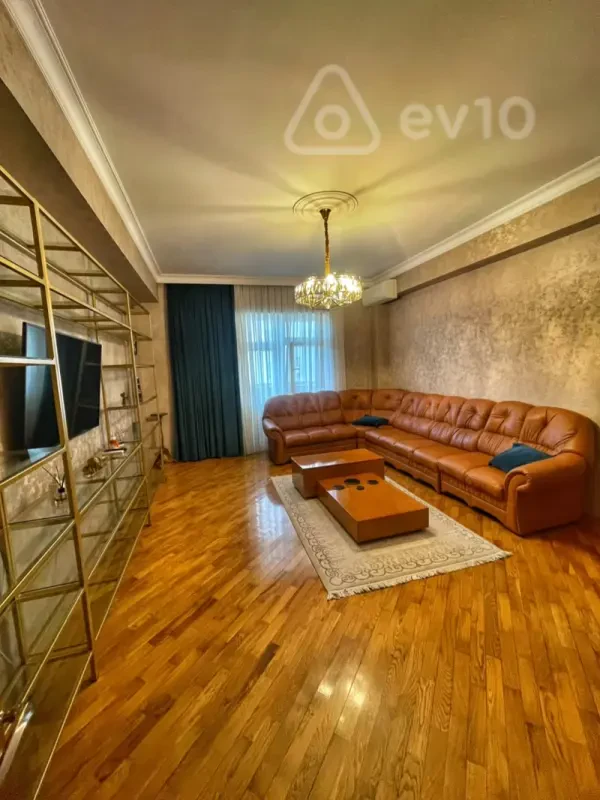Kirayə verilir 3 otaqlı yeni tikili 110 m²