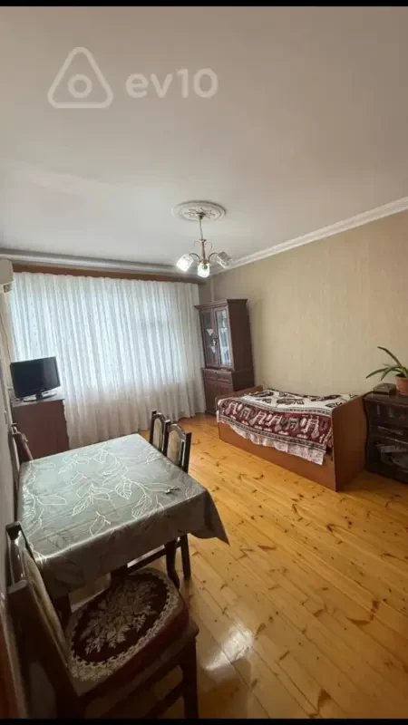 Satılır 1 otaqlı köhnə tikili 36 m²