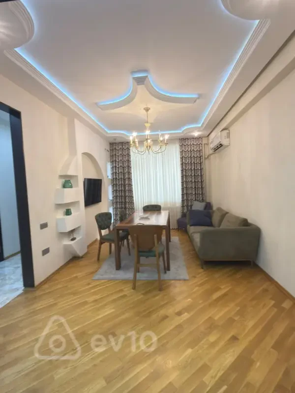 Kirayə verilir 2 otaqlı yeni tikili 70 m²